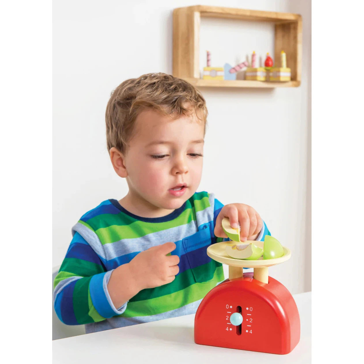 Le Toy Van Kitchen Weighing Scale-LE TOY VAN-Little Giant Kidz